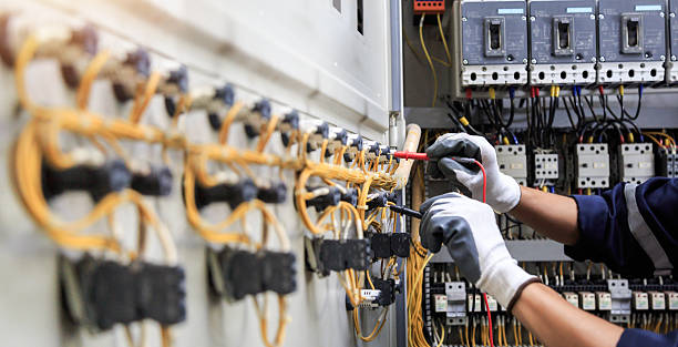 Professional Electrician technician working in Belpre, OH